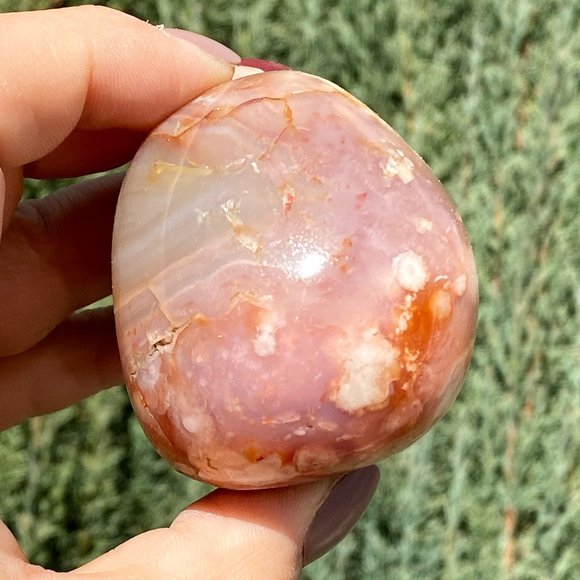 Sakura agate tumbled cut base